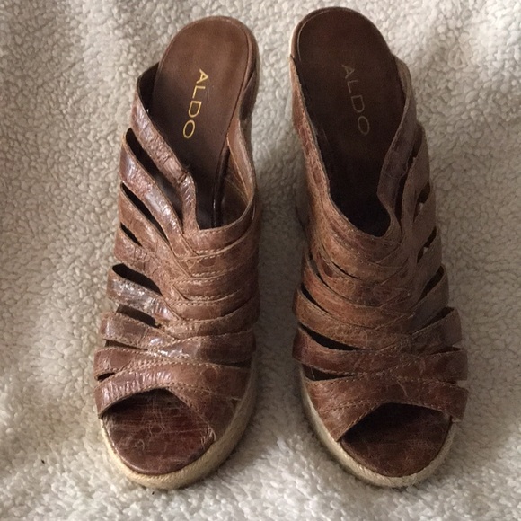 Aldo Ladies Leather Wedge, in excellent condition! - Picture 3 of 7